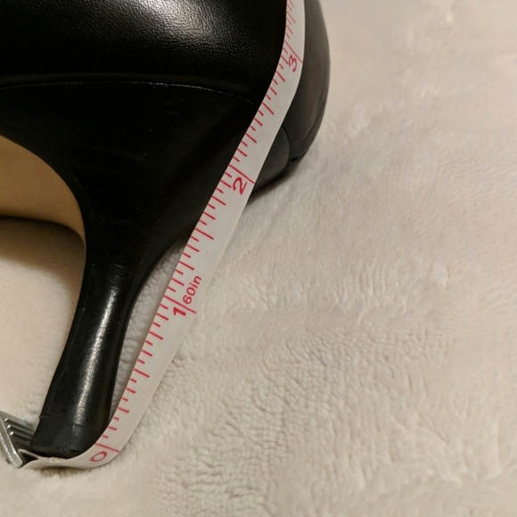 Anne Klein "Maheron" black heels - Picture 6 of 8